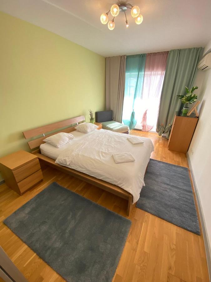Green Apartment 214 With Private Parking บูคาเรสต์ ภายนอก รูปภาพ