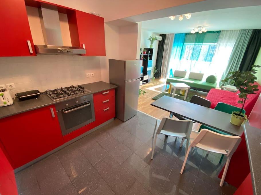 Green Apartment 214 With Private Parking บูคาเรสต์ ภายนอก รูปภาพ