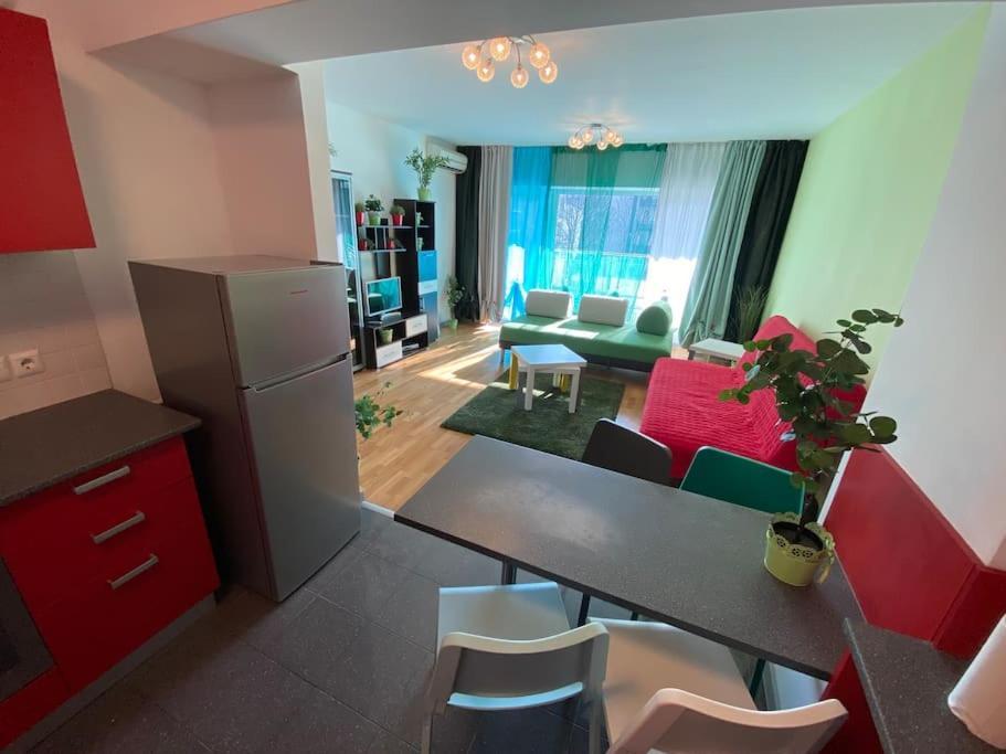 Green Apartment 214 With Private Parking บูคาเรสต์ ภายนอก รูปภาพ