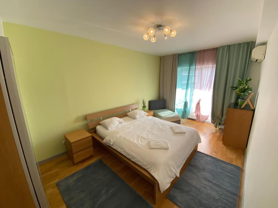 Green Apartment 214 With Private Parking บูคาเรสต์ ภายนอก รูปภาพ