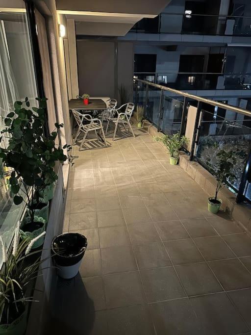Green Apartment 214 With Private Parking บูคาเรสต์ ภายนอก รูปภาพ