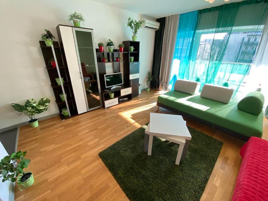 Green Apartment 214 With Private Parking บูคาเรสต์ ภายนอก รูปภาพ